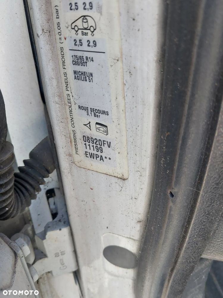 Citroen Berlingo Peugeot Partner I silnik 1.9 TD skrzynia biegów drzwi maska błotnik klapa EWPA szyba czołowa fotel belka felgi alternator maglownica lampa zderzak hak holowniczy relingi bagażnik dachowy klamka zacisk mcperson rozrusznik pompa wtryskowa paliwa antena zegary stacyjka lusterko prawy lewy prawe lewe CAŁY NA CZĘŚCI WSZYSTKIE CZĘŚCI - 11