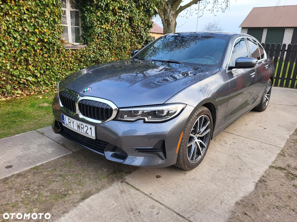 BMW Seria 3 330i Sport Line - 2