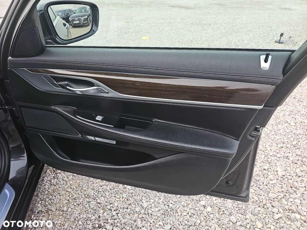 BMW Seria 7 740Le xDrive iPerformance - 21