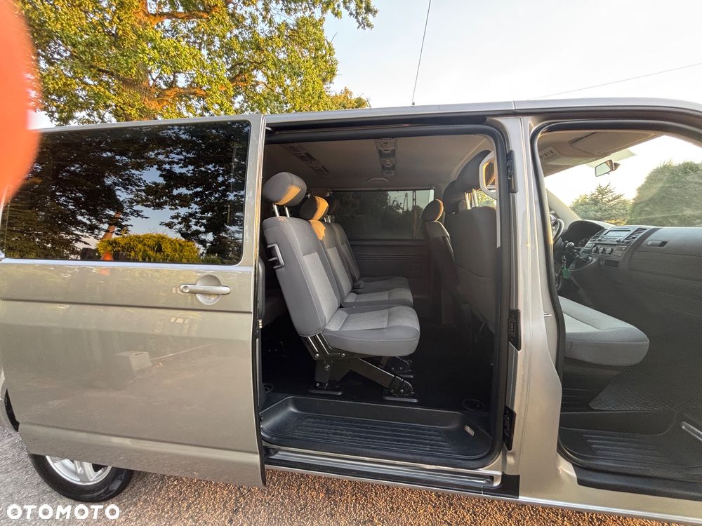 Volkswagen Caravelle - 13