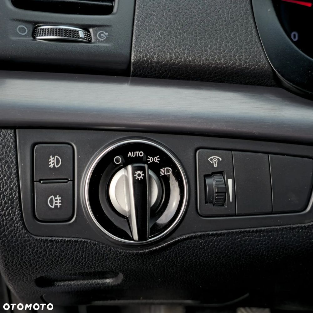 Hyundai i40 Kombi 1.7 CRDi Premium - 32