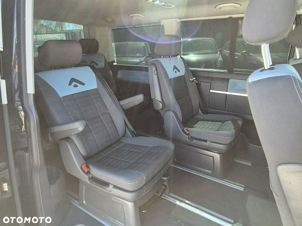 Volkswagen Multivan - 12