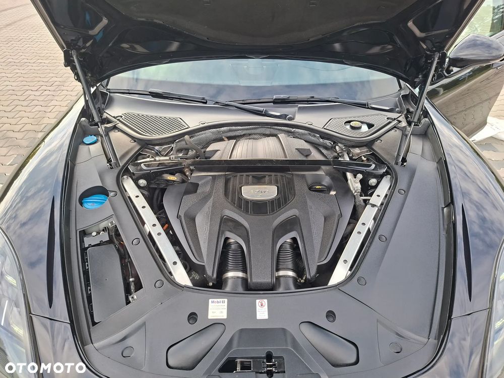Porsche Panamera 4S - 22