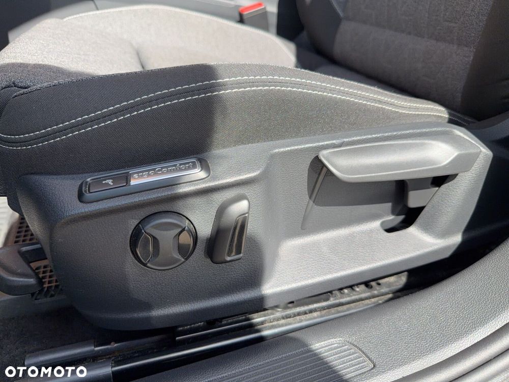 Volkswagen Passat - 14
