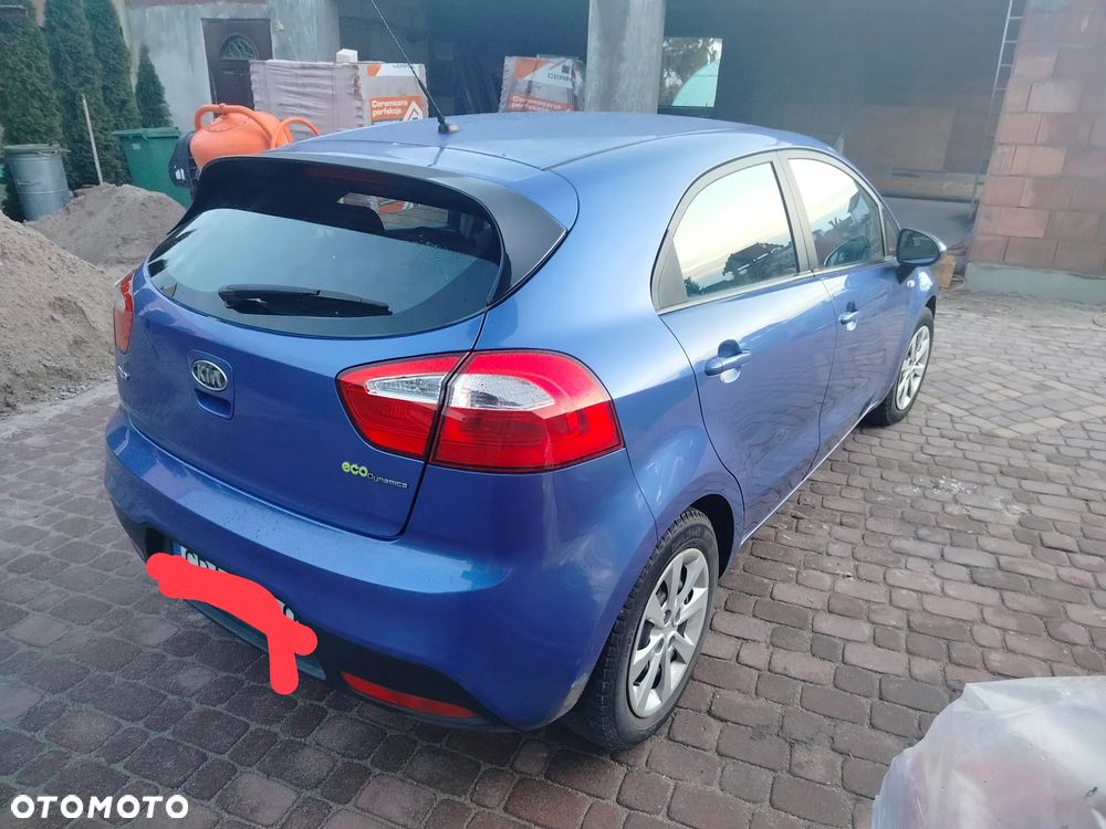 Kia Rio - 12