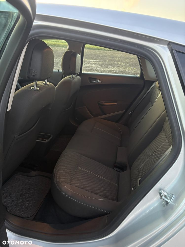 Opel Astra 2.0 CDTI Enjoy - 9