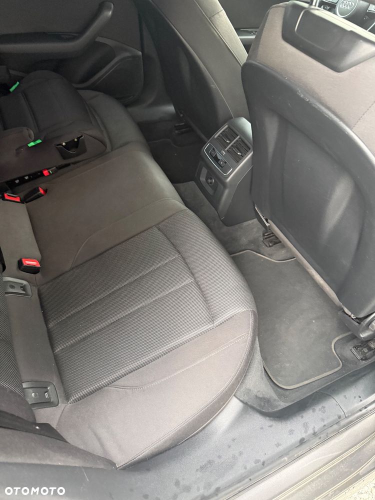 Audi A4 Avant 30 TDI S tronic - 12