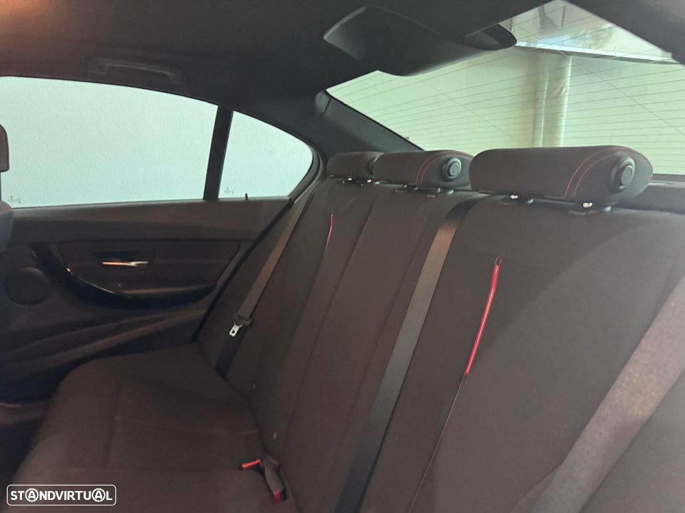 BMW 320 d Pack M - 14