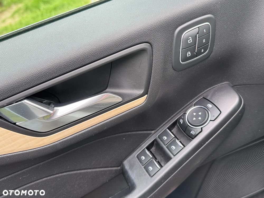 Ford Kuga 2.5 FHEV FWD Titanium eCVT - 23