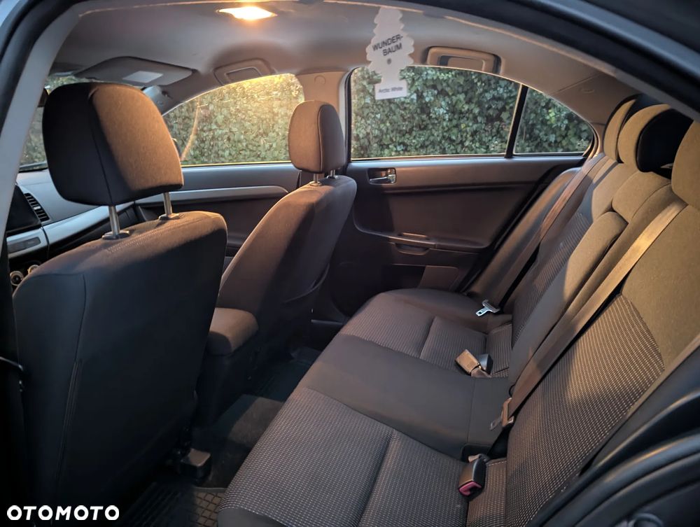 Mitsubishi Lancer 1.8 Invite - 14