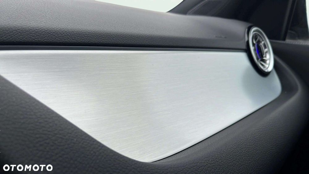 Mercedes-Benz GLA - 16