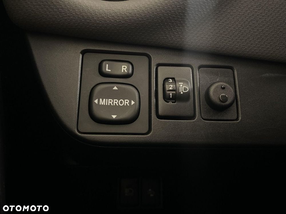 Toyota Yaris Hybrid 100 Premium - 18