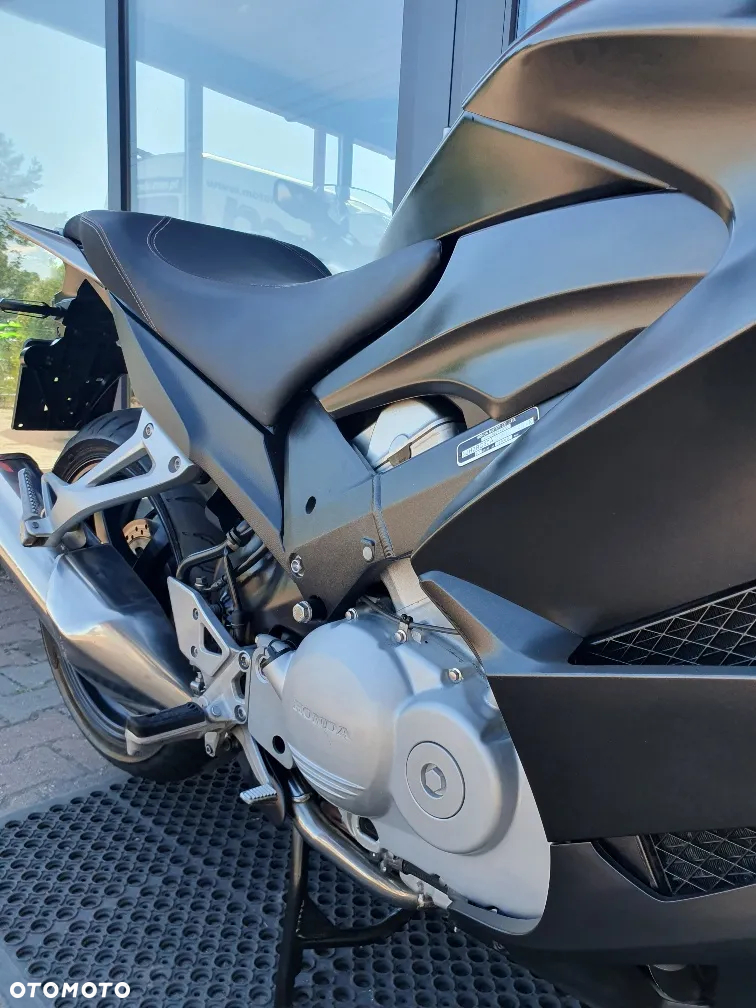Honda VFR - 15