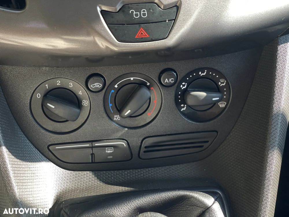 Ford Tourneo Connect 1.6 LWB Ambiente - 13