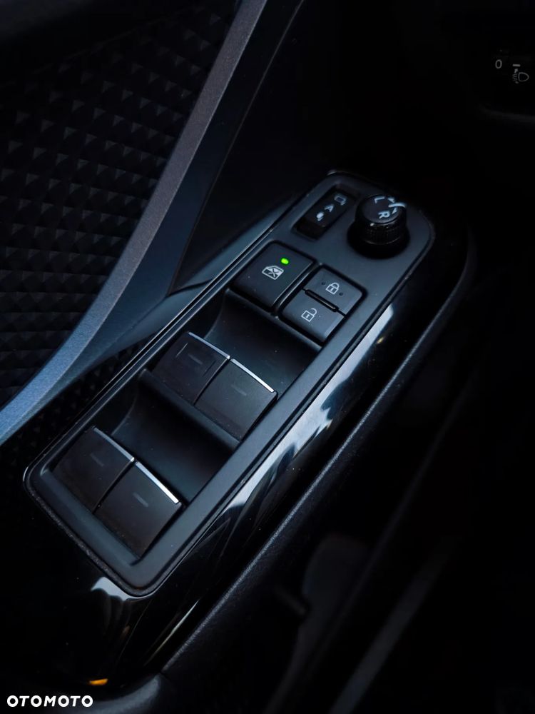 Toyota C-HR 1.2 Turbo Team Deutschland - 19