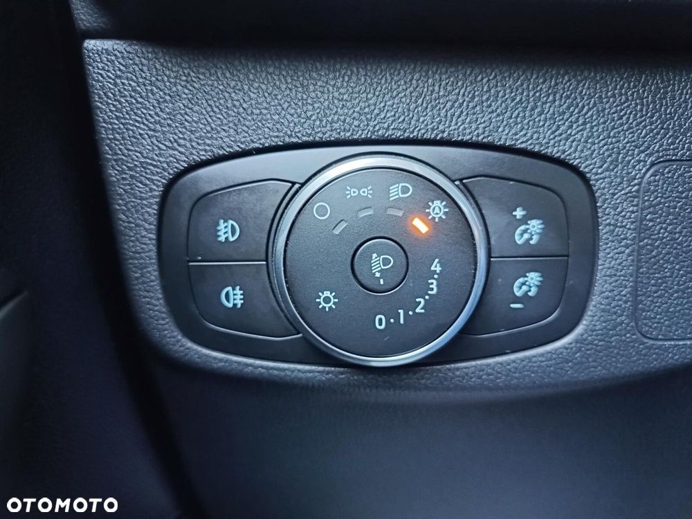 Ford Focus 1.0 EcoBoost Titanium - 24