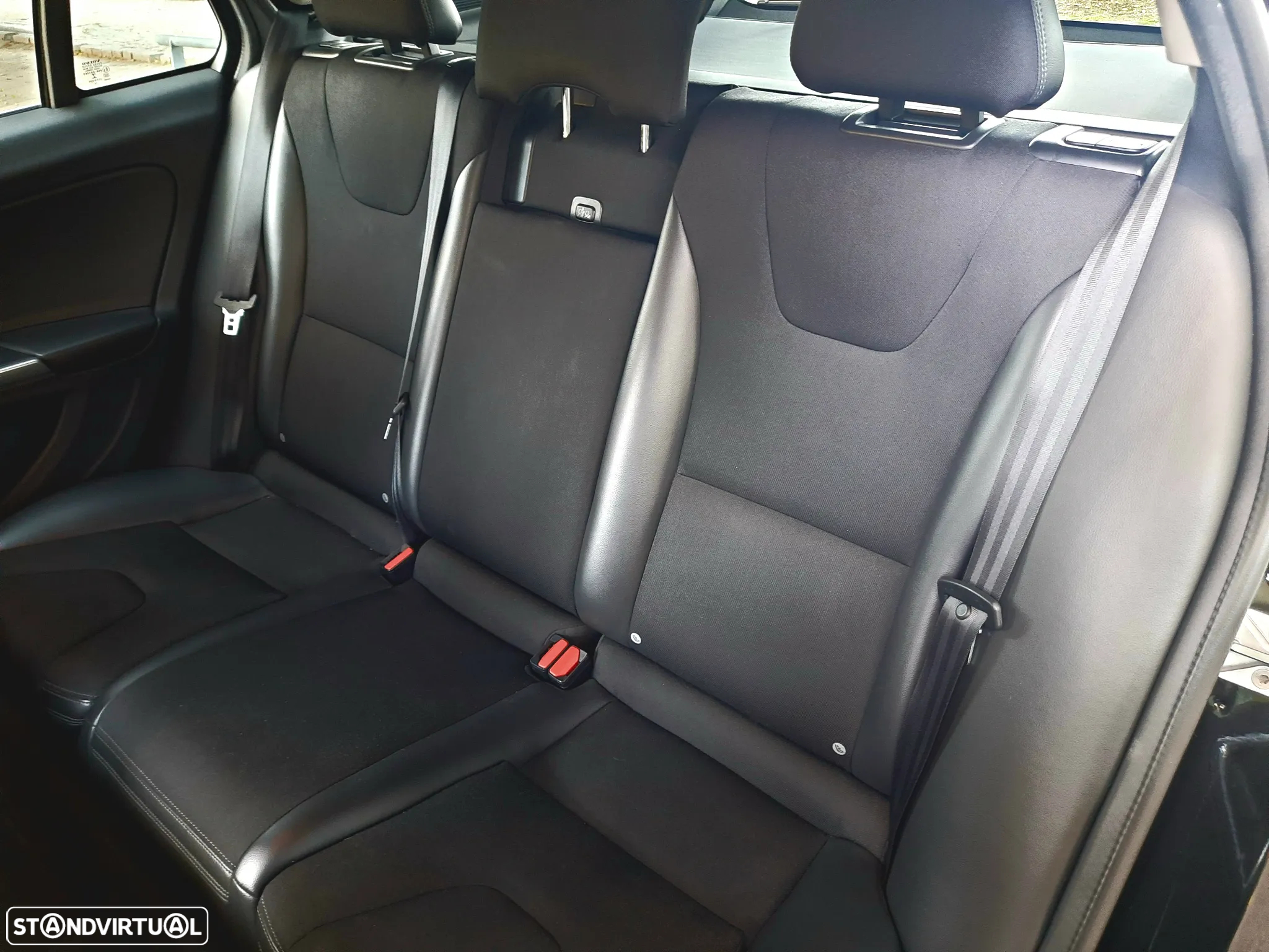 Volvo V60 2.0 D4 Summum - 7