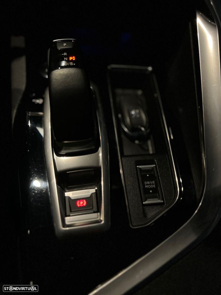 Peugeot 3008 1.6 Hybrid Active Pack e-EAT8 - 25