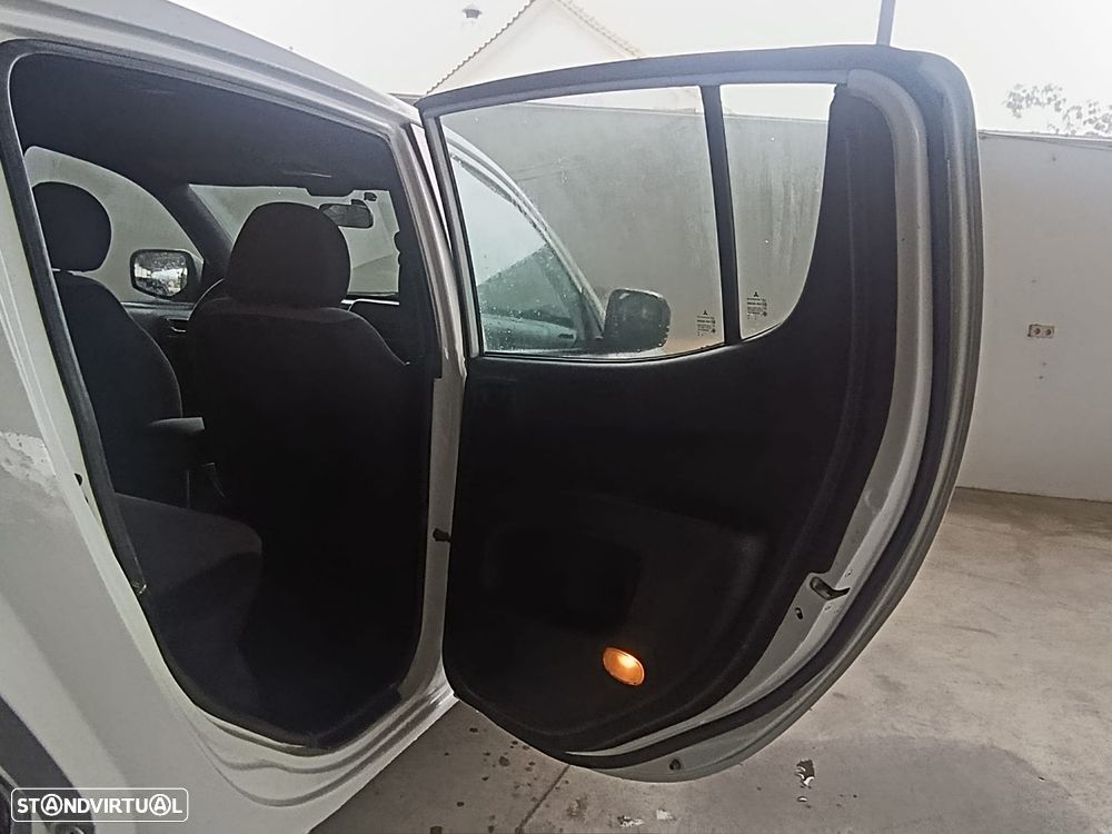 Mitsubishi L200 2.5 DI-D 4X4 C/Dupla - 15