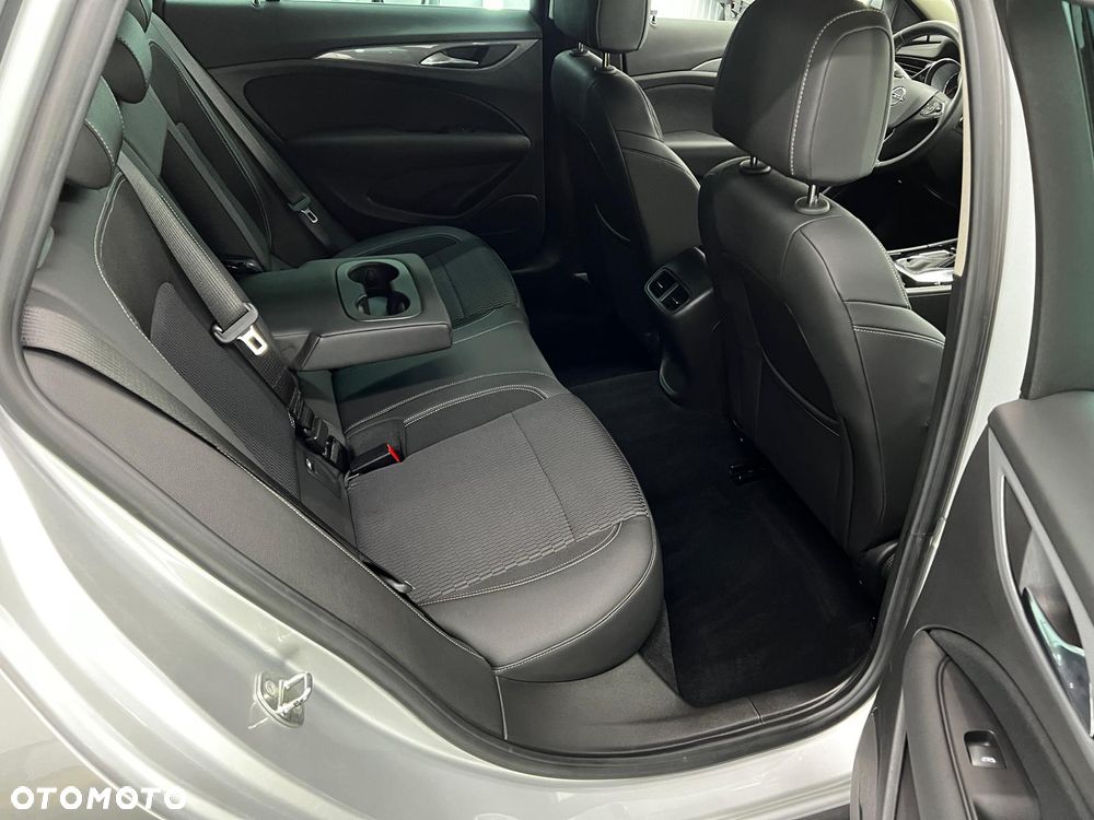 Opel Insignia - 19