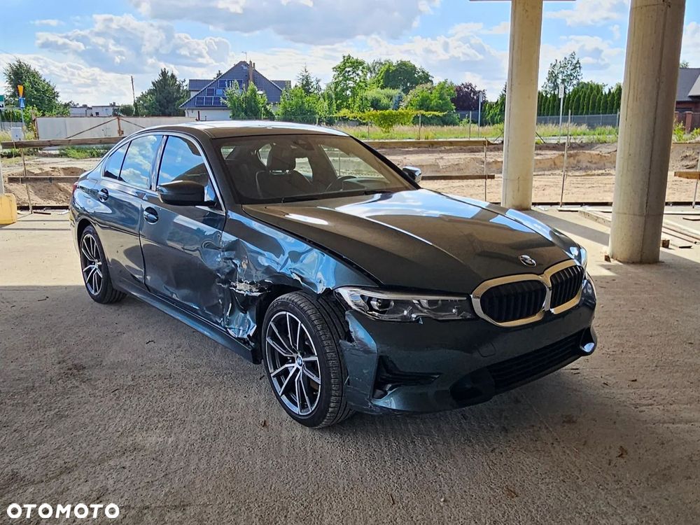 BMW Seria 3 330i Sport Line - 1