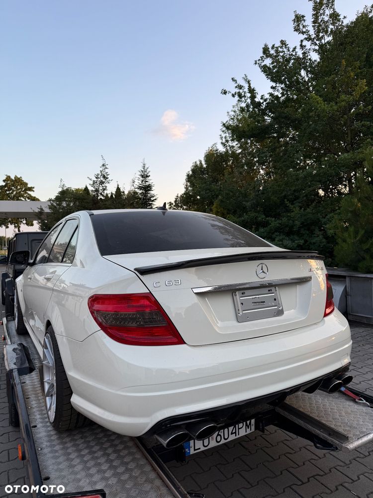 Mercedes-Benz Klasa C 63 AMG 7G-TRONIC - 22