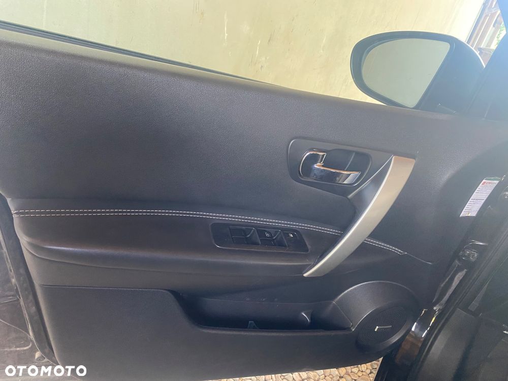 Nissan Qashqai 2.0 4x4 Tekna CVT - 17