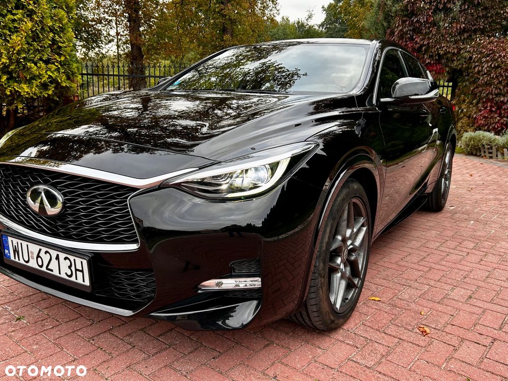 Infiniti Q30 1.6t Sport 7DCT - 8