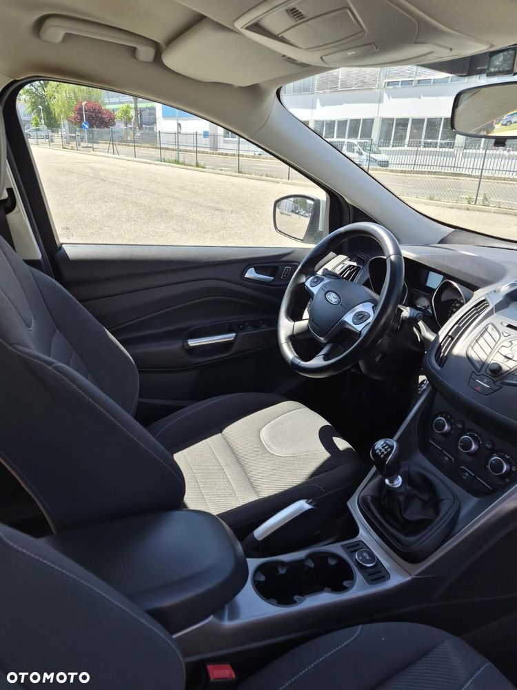 Ford Kuga - 18