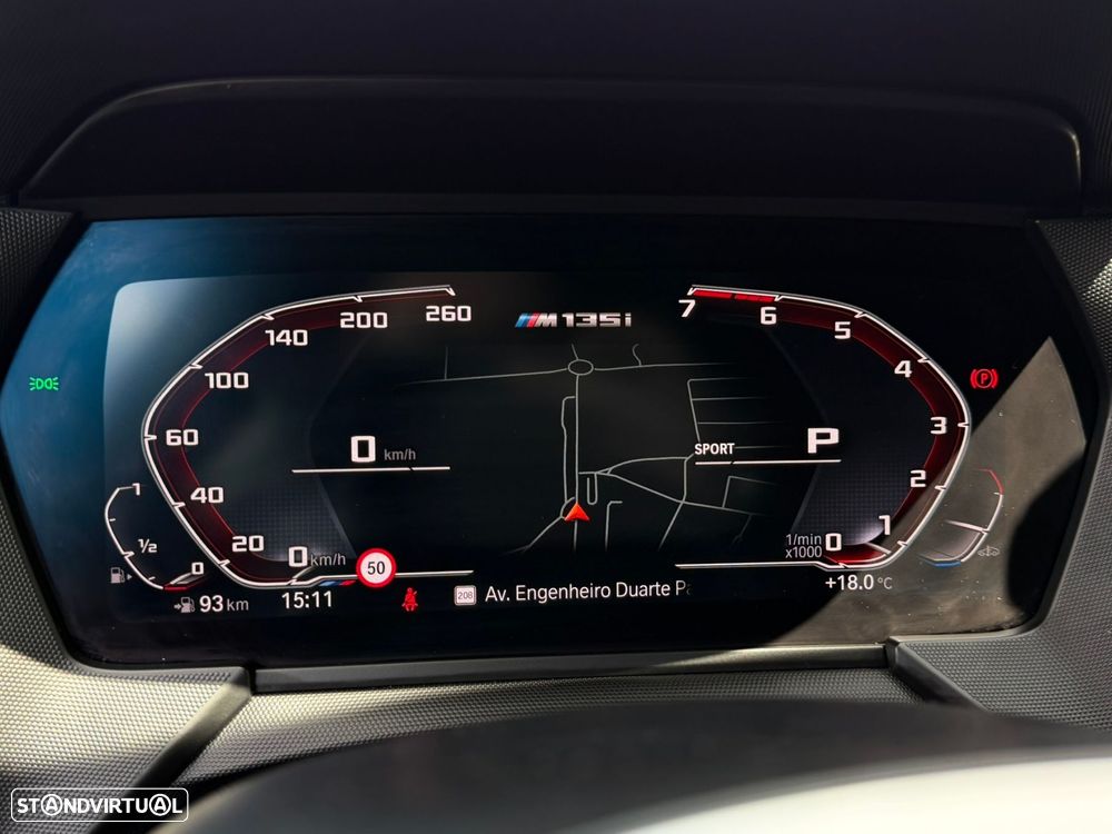 BMW M135i xDrive - 32
