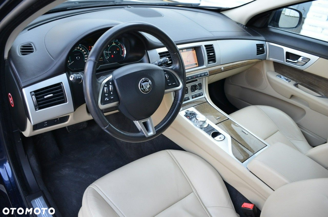 Jaguar XF - 30