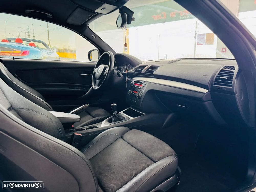 BMW 118 d Pack M - 29