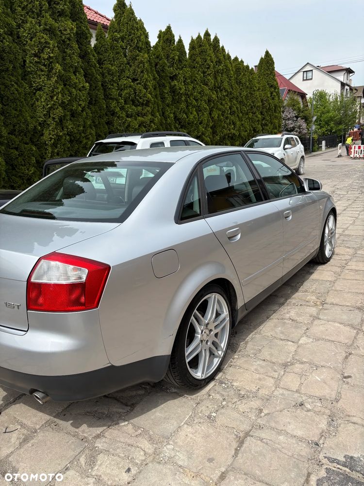 Audi A4 Limousine - 5
