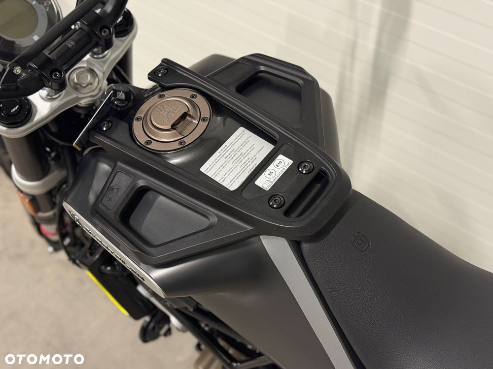 Husqvarna Svartpilen - 27