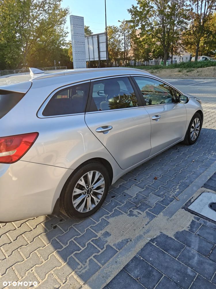 Kia Ceed - 4