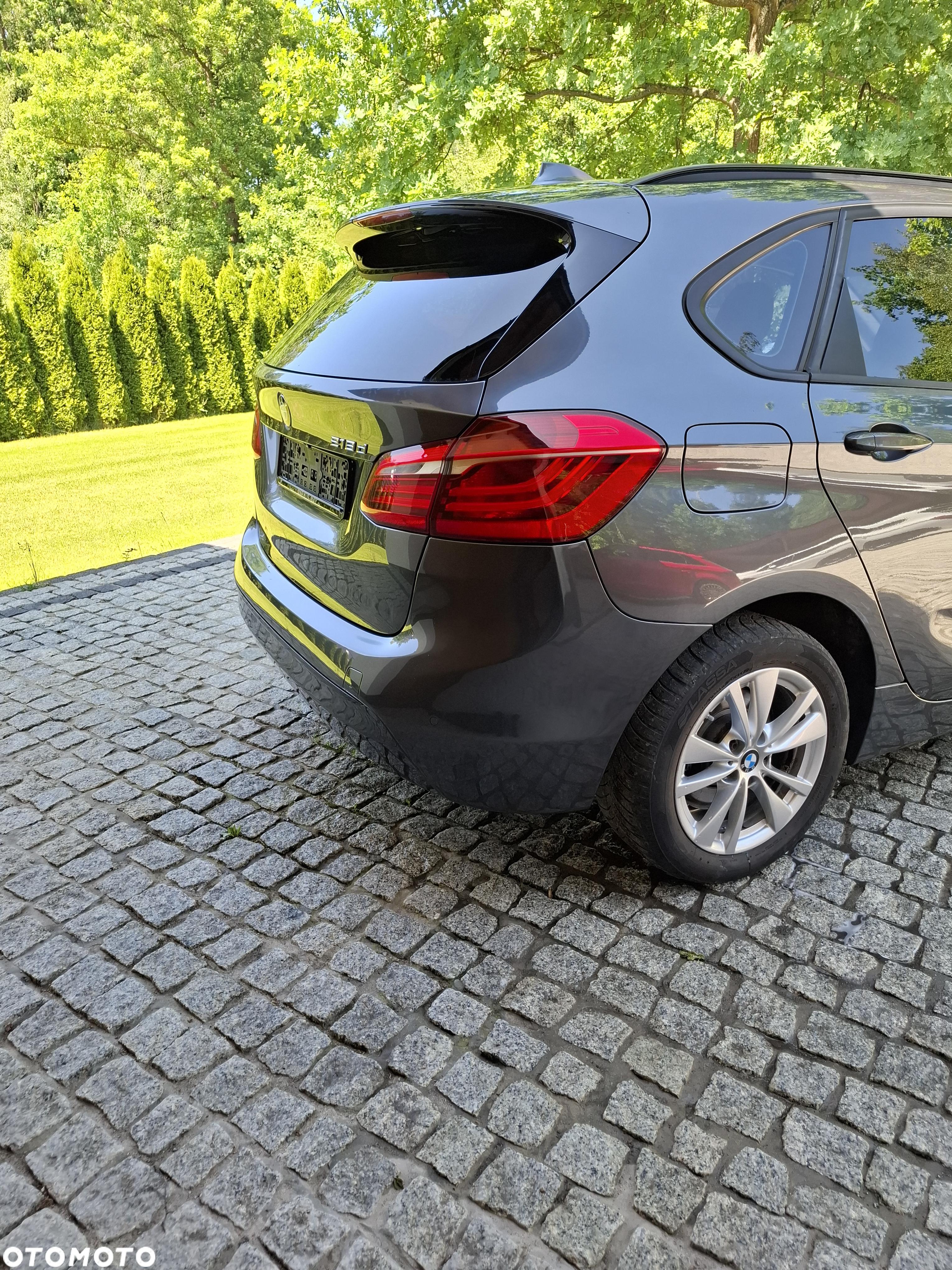 BMW Seria 2 218d - 11