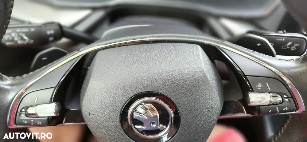 Skoda Octavia 2.0 TDI DSG Style - 8