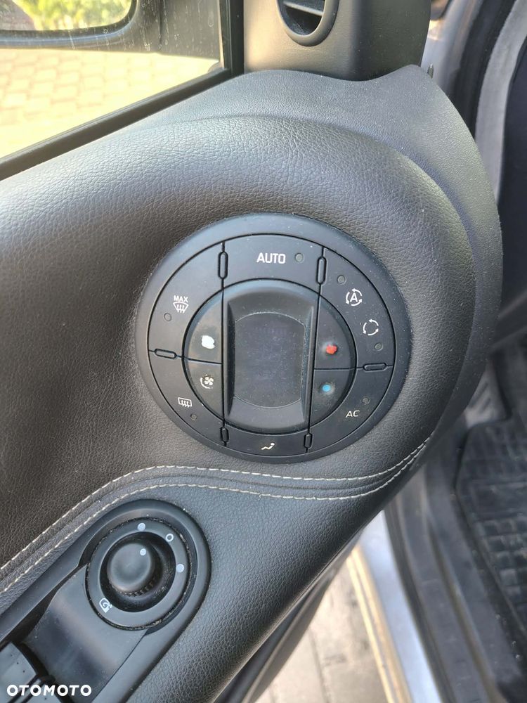 Renault Espace 2.0 dCi SL Alcantara - 23