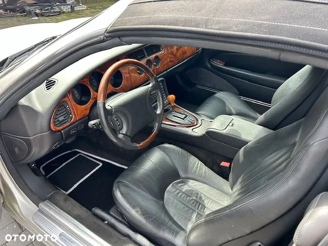 Jaguar XK8 4.0 - 27