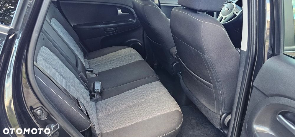 Kia Venga - 26