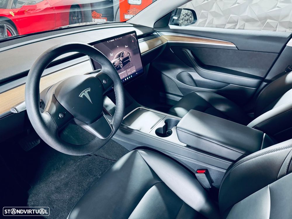 Tesla Model 3 - 31