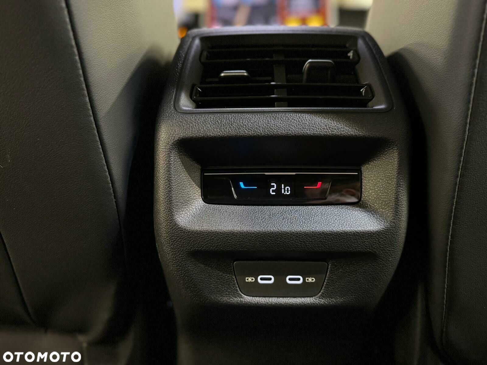 Volkswagen Tiguan - 32