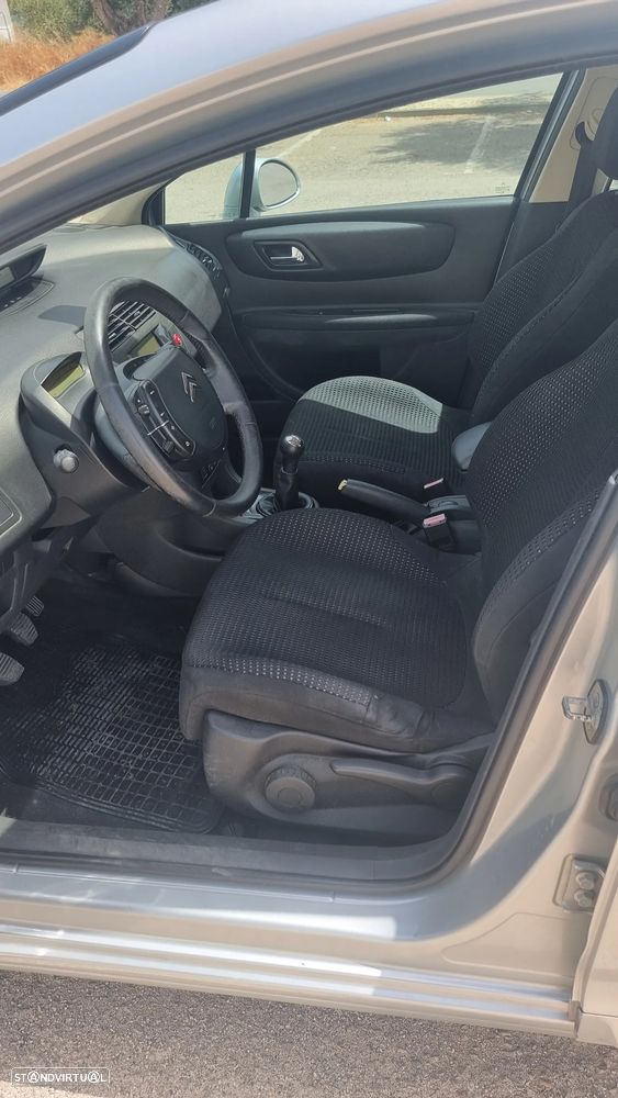 Citroën C4 1.6 HDi SX - 9