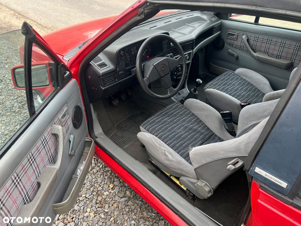 Opel Kadett 1.6 - 13