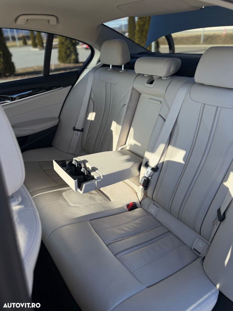 BMW Seria 5 530i xDrive AT - 22