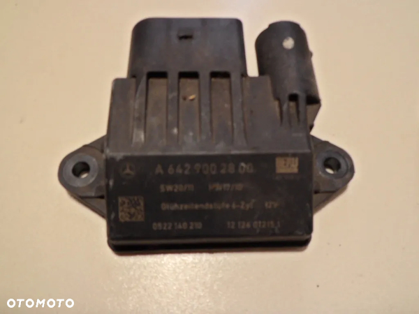 PRZEKAŹNIK ŚWIEC ŻAROWYCH MERCEDES A6429002800