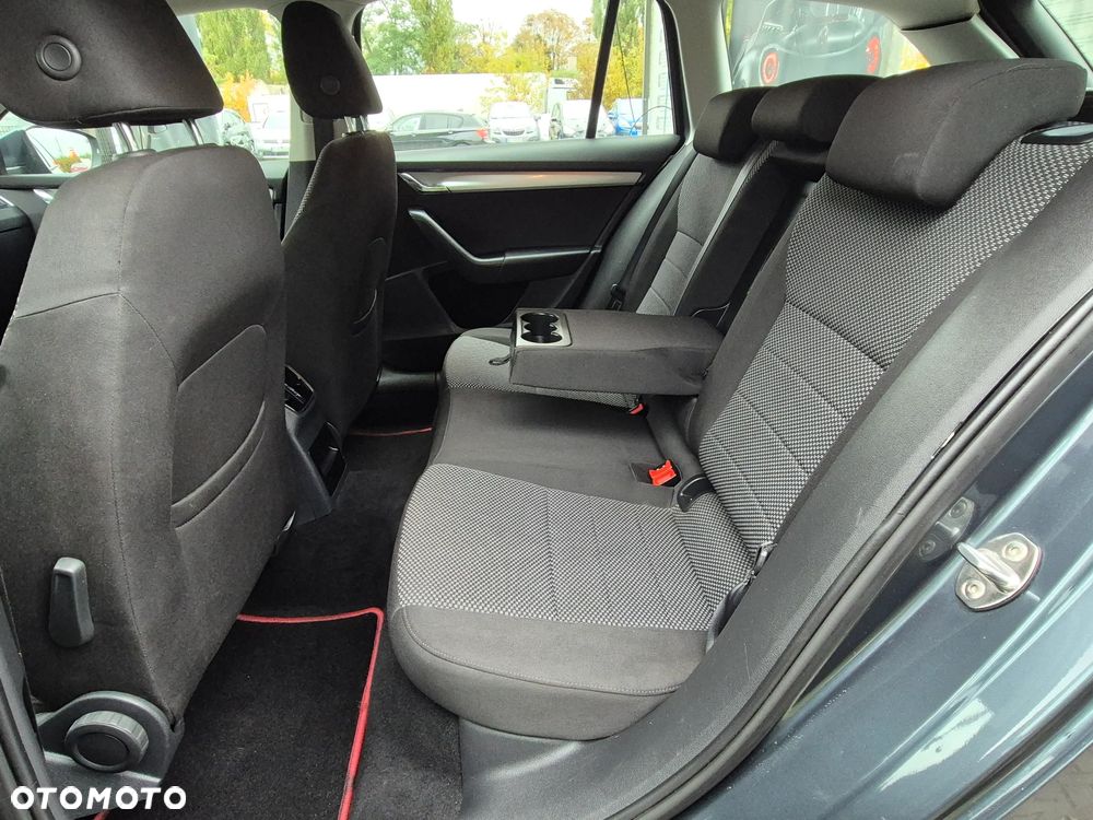 Skoda Octavia 1.6 TDI Edition DSG - 27