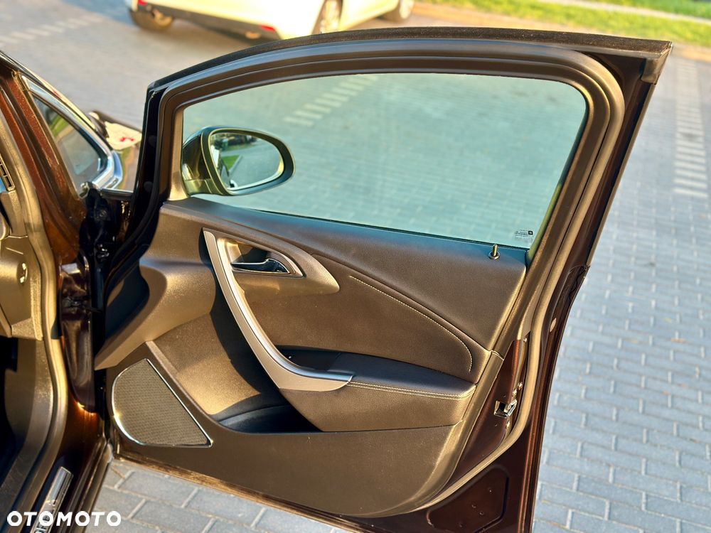 Opel Astra 1.4 Turbo Color Edition - 25