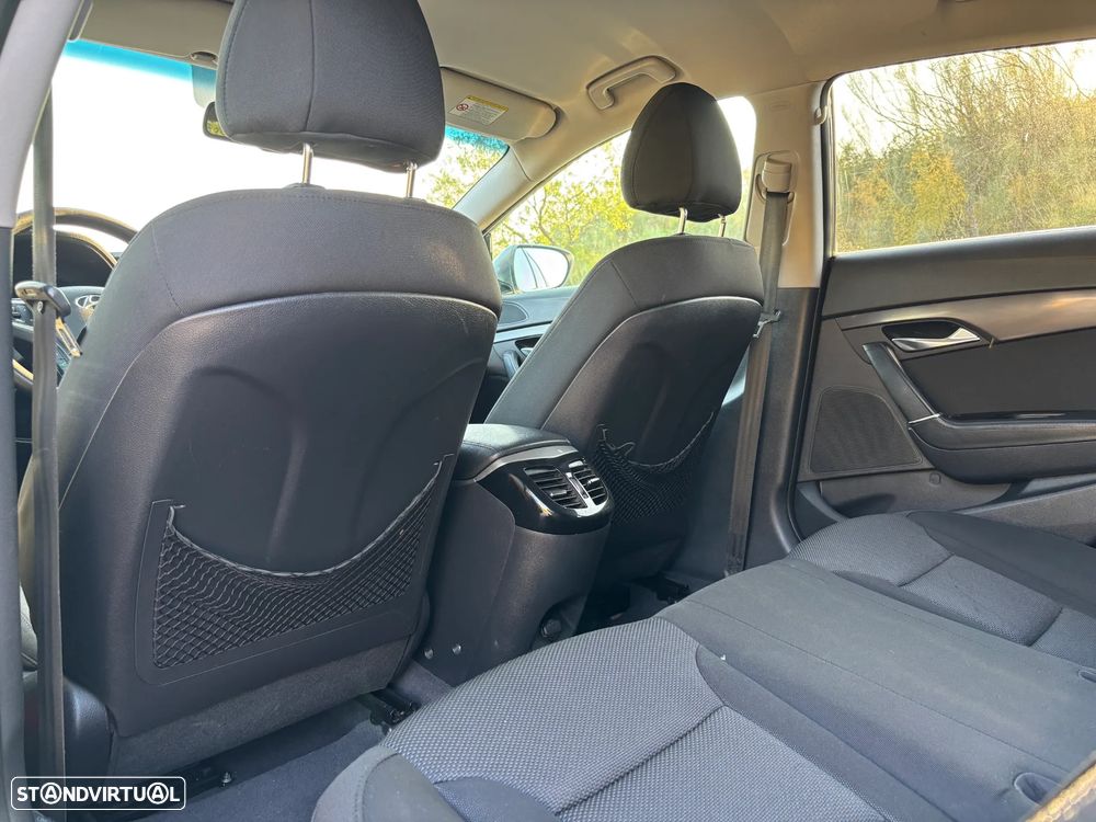 Hyundai i40 SW 1.7 CRDi Blue Comfort - 33