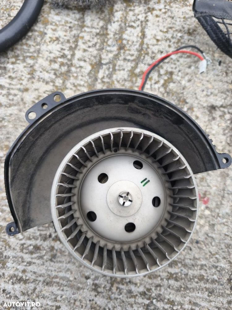 Aeroterma ventilator bord Opel Astra H 1.3 Cdt 2008 break Cod 52421335 - 1